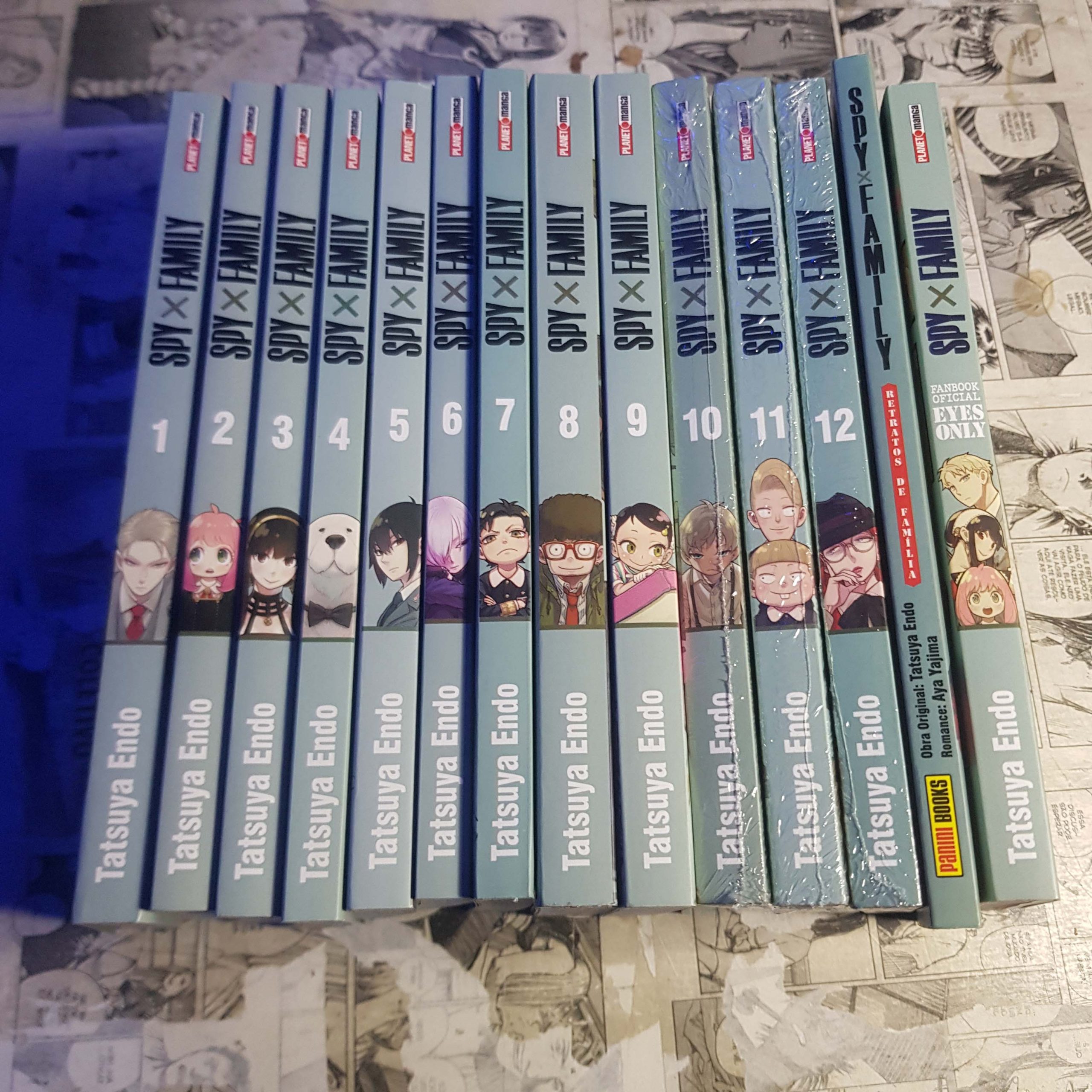 Spy x Family - Vol.1 ao 12 + Novel e Databook (Lote #346)